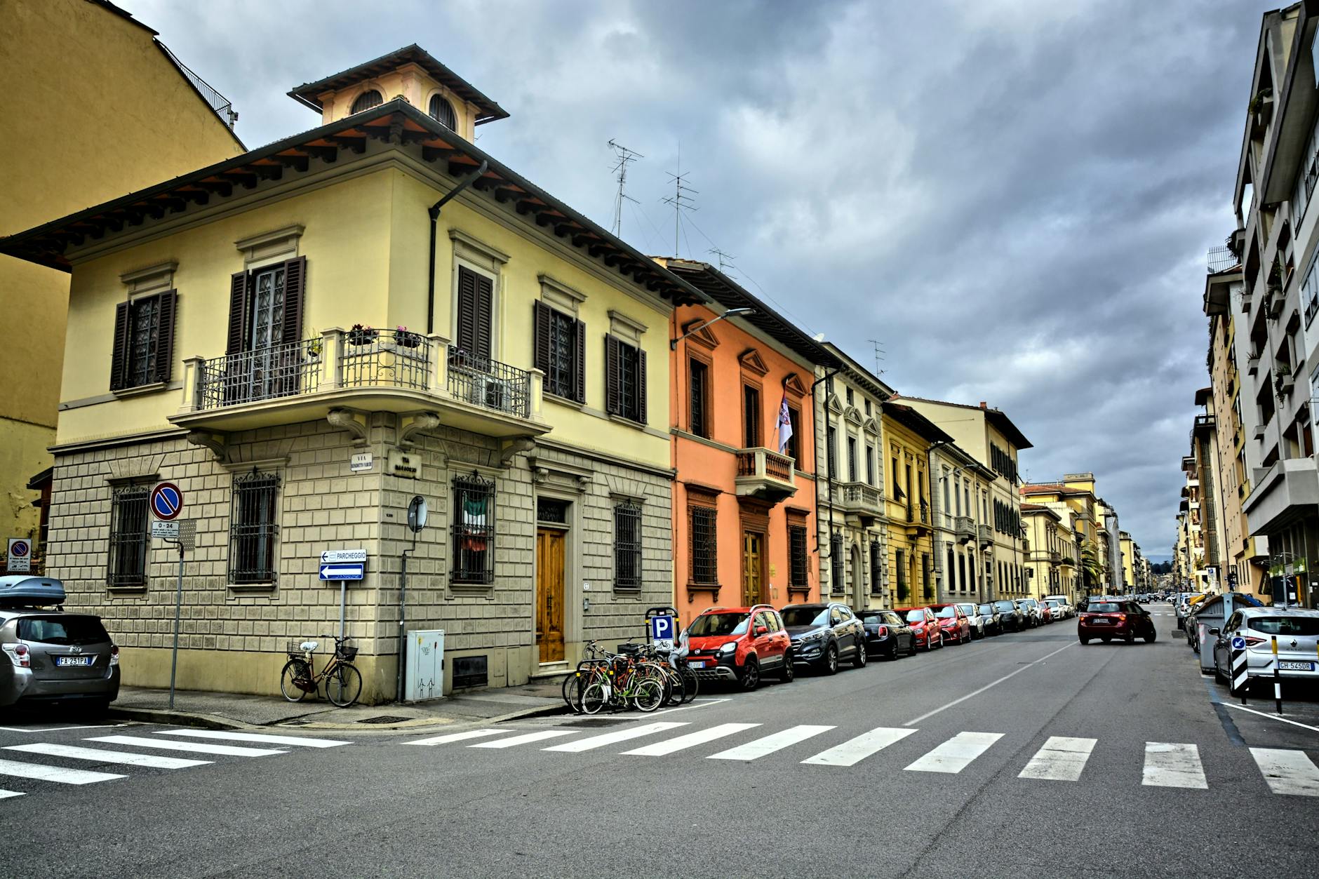 Charming streets of the Oltrarno neighborhood in Florence Italy